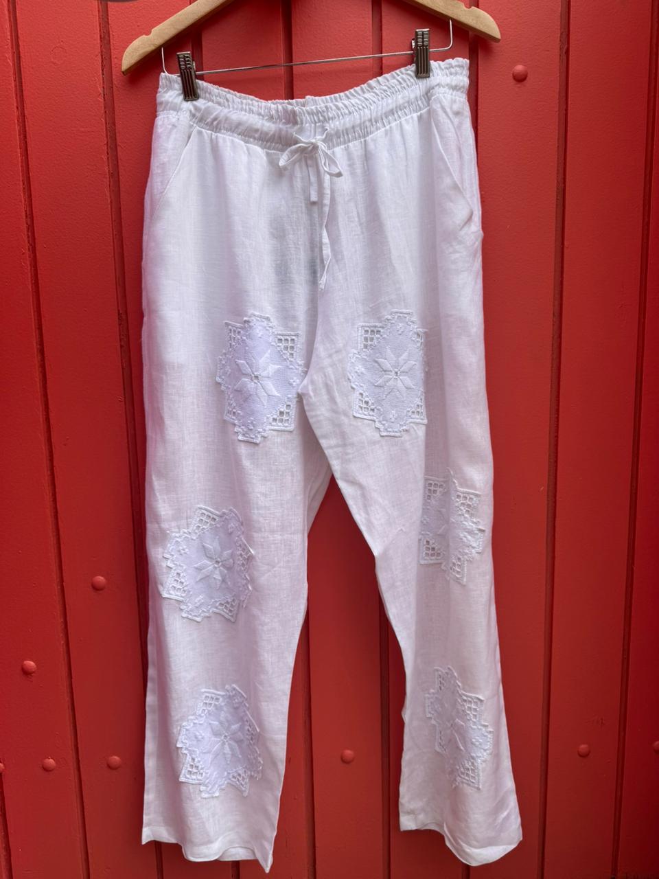 Calça branca Entre artes
