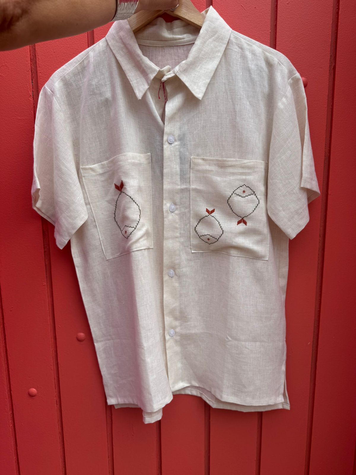 camisa piranhas entre artes