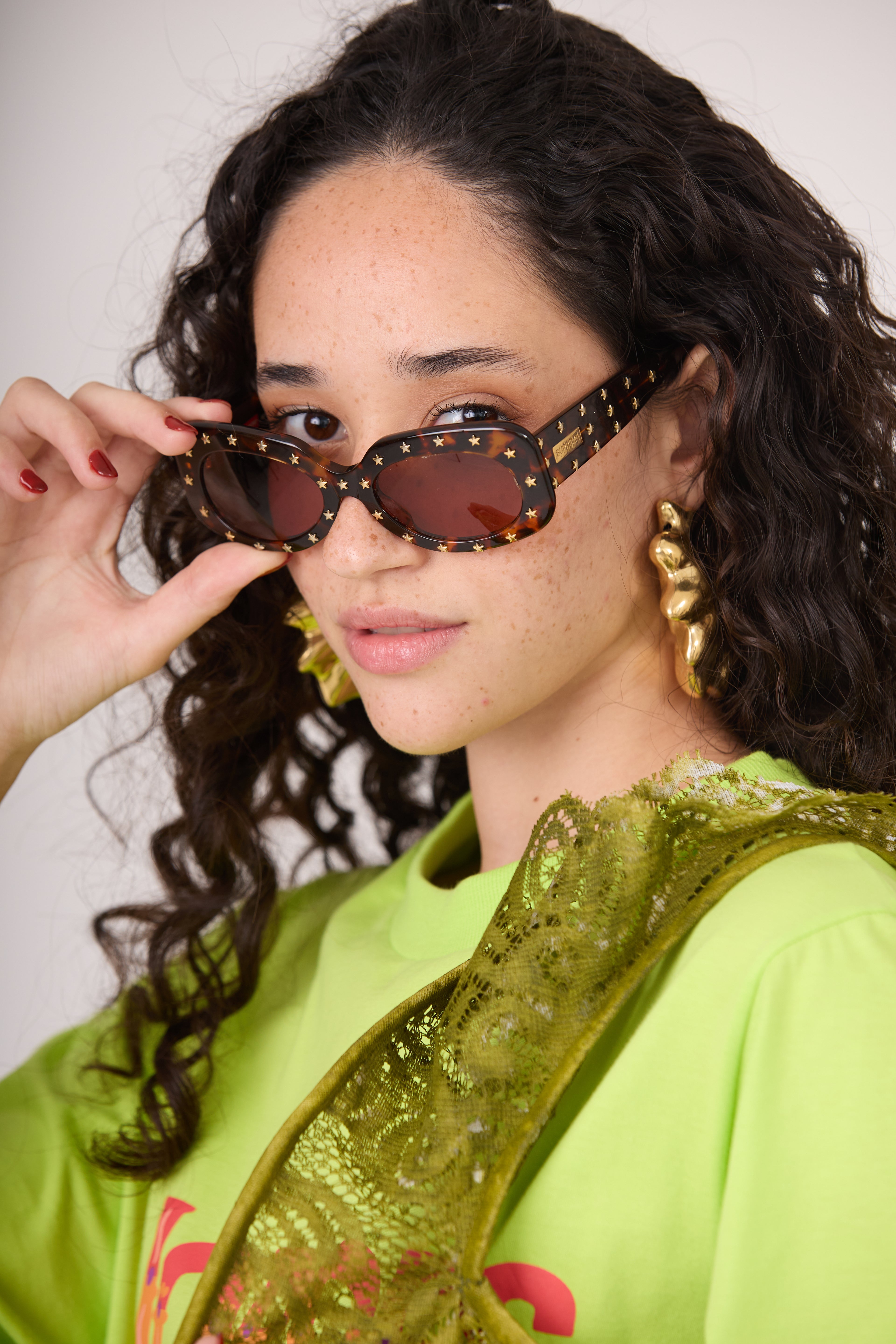 Brinco argola dourado brennheisen