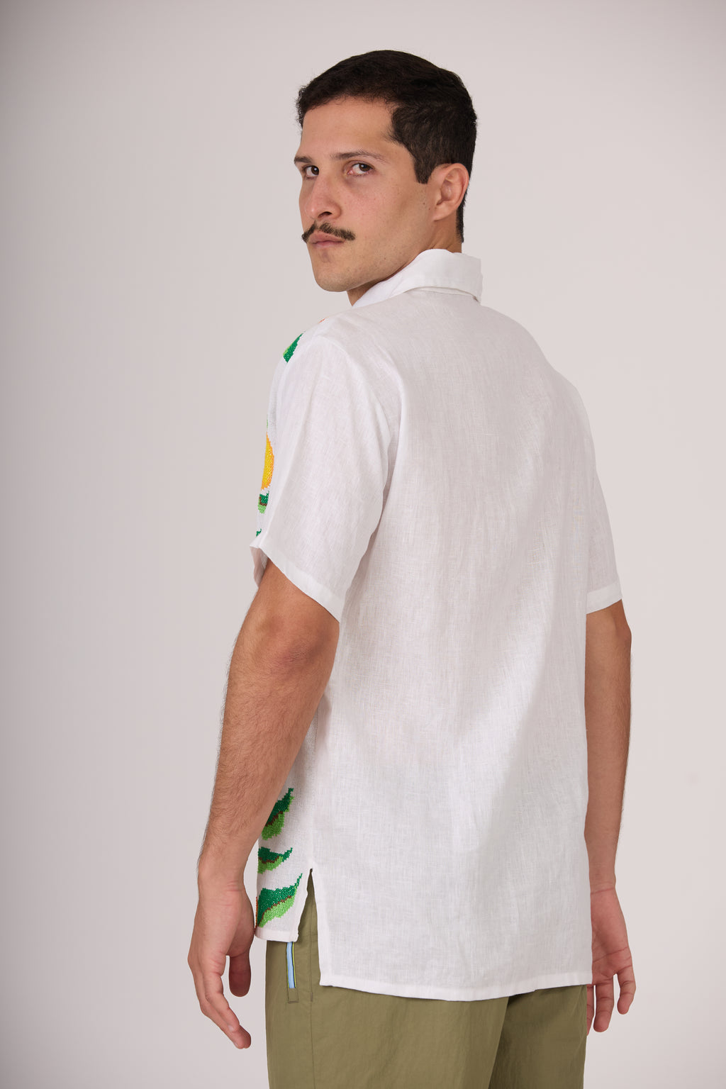 Camisa entre artes